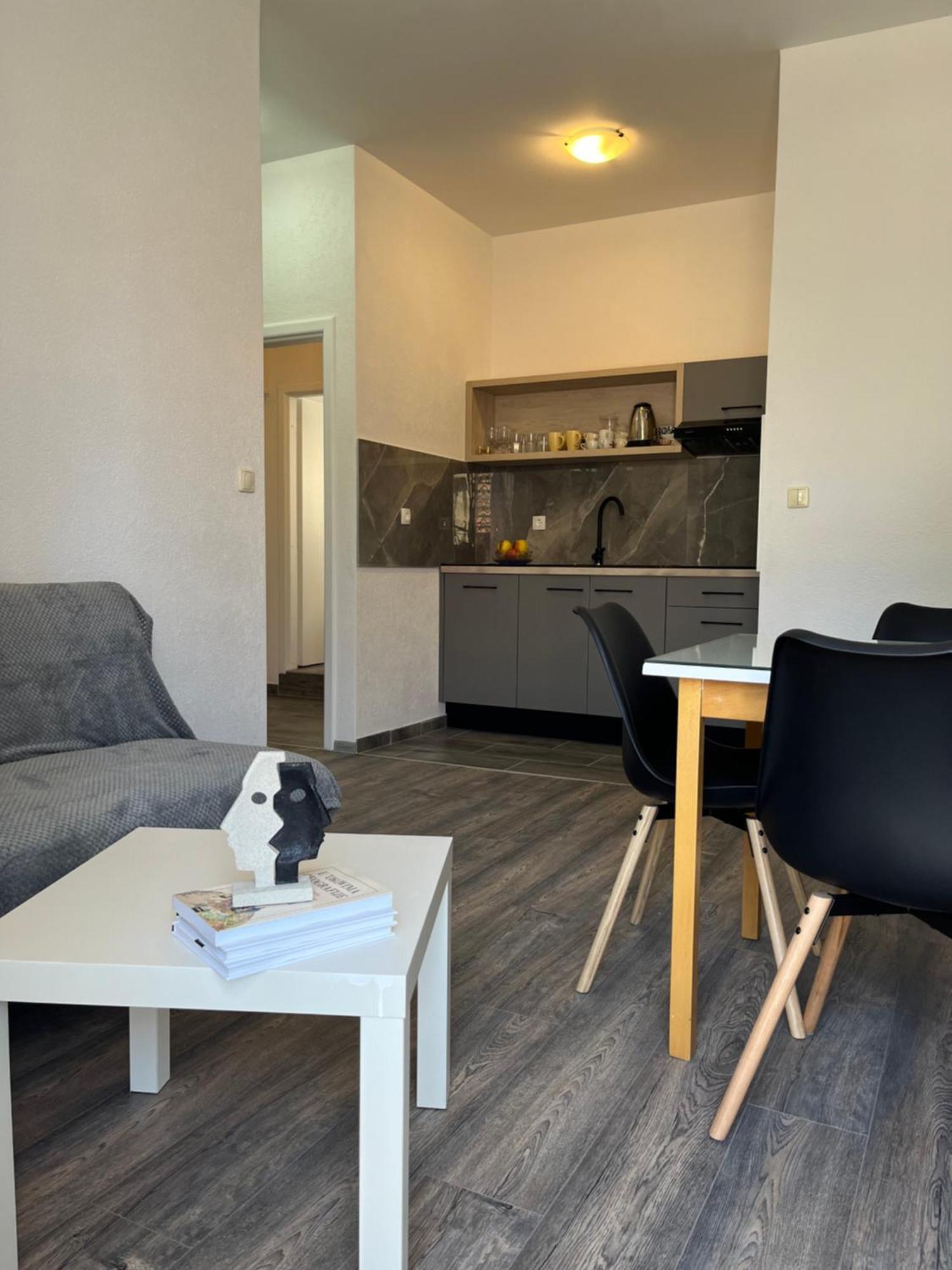Apartment Makarska M&I, Free Private Parking Exterior foto